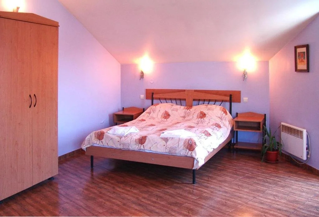 Central Family Hotel