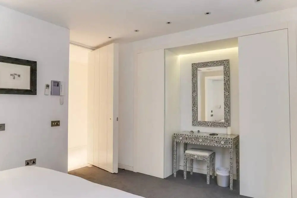 Luxury 2-bed, 2-bath Loft-style Flat in Covent Gdn