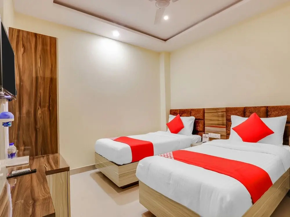 OYO 596 Samarth Inn