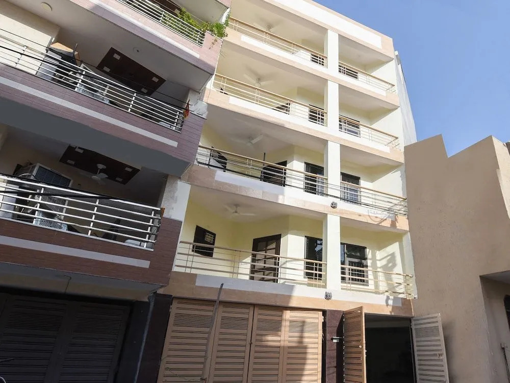 OYO 22394 Club Residency