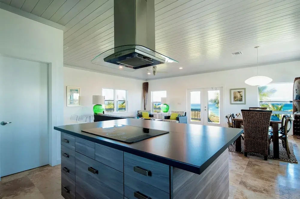 Island Escape: Secluded Beachfront Cottage With Pool