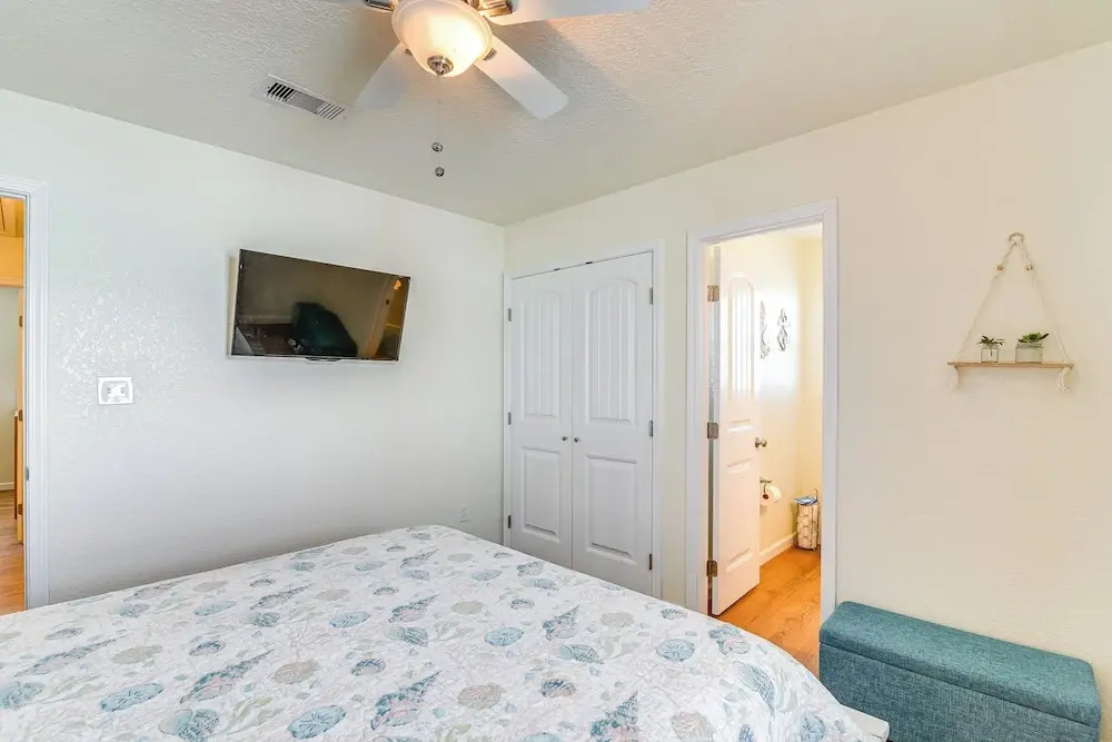 Walk to Beach: Gulf-view Home in Surfside Beach!
