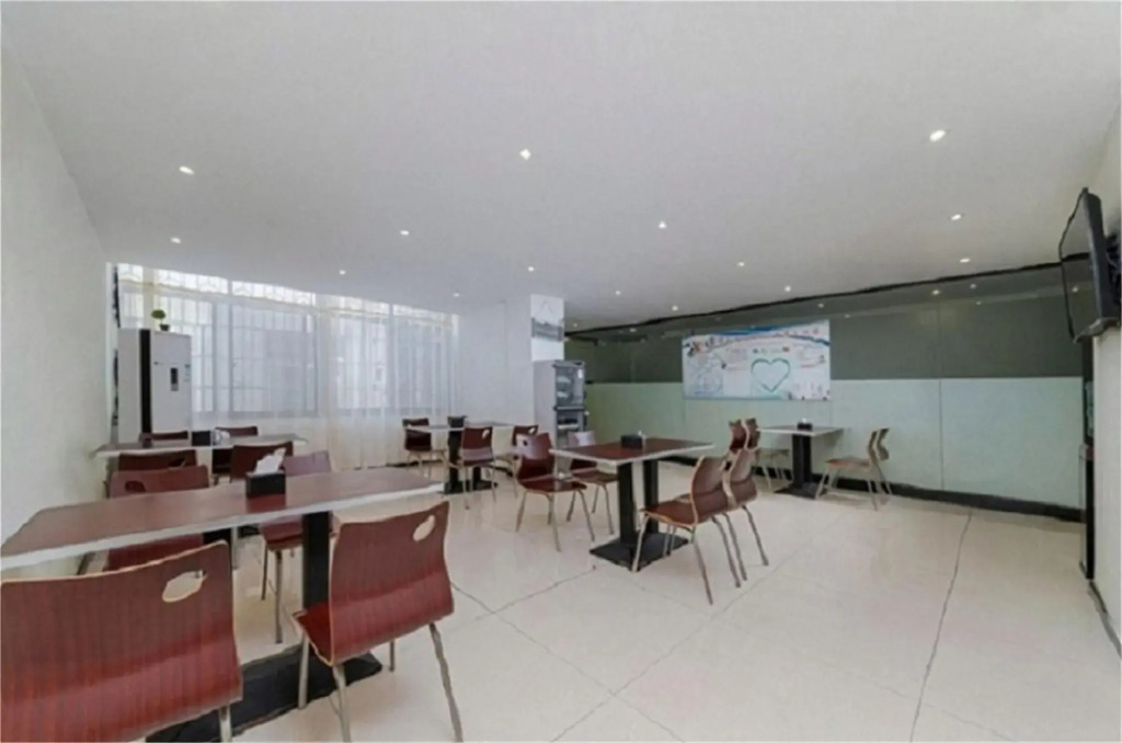 Gelin Qingman Hotel (Dao Xiaoshui Middle Road Commercial Pedestrian Street)