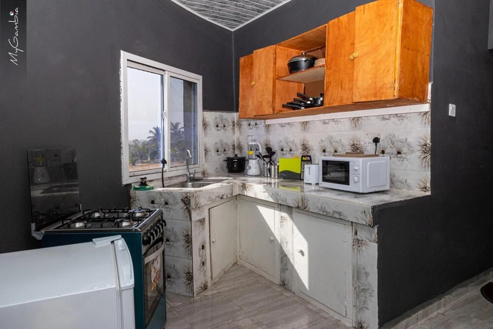 Lovely 13-bed Complex on Cape Point Beach, Bakau - Bojang River Lodge