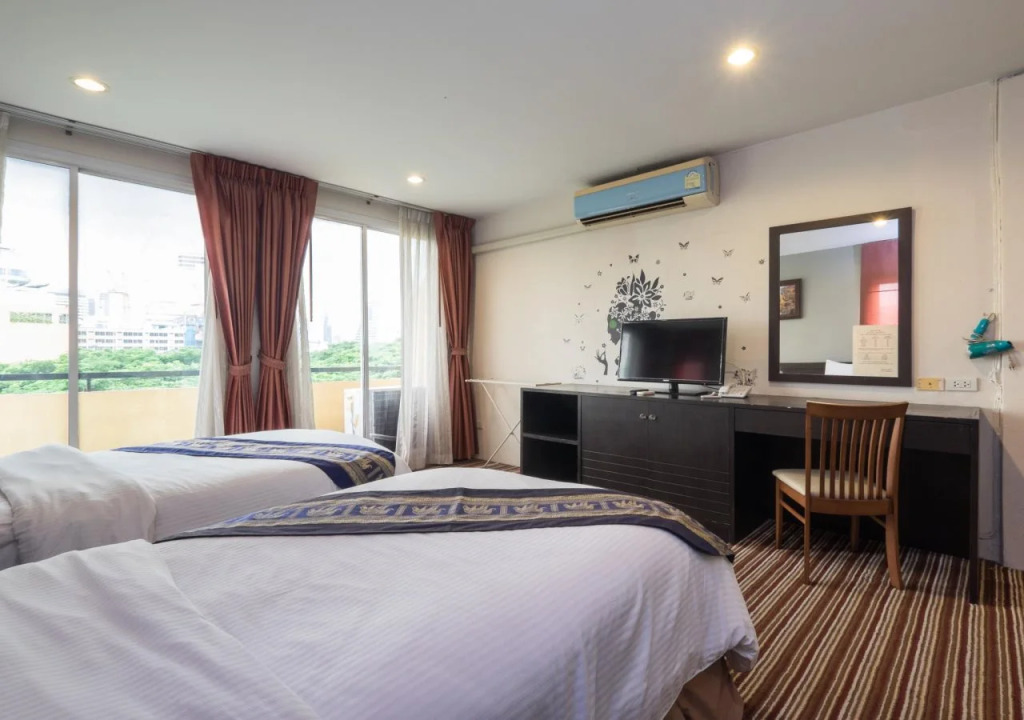 Cozy at Ten Hotel Bangkok