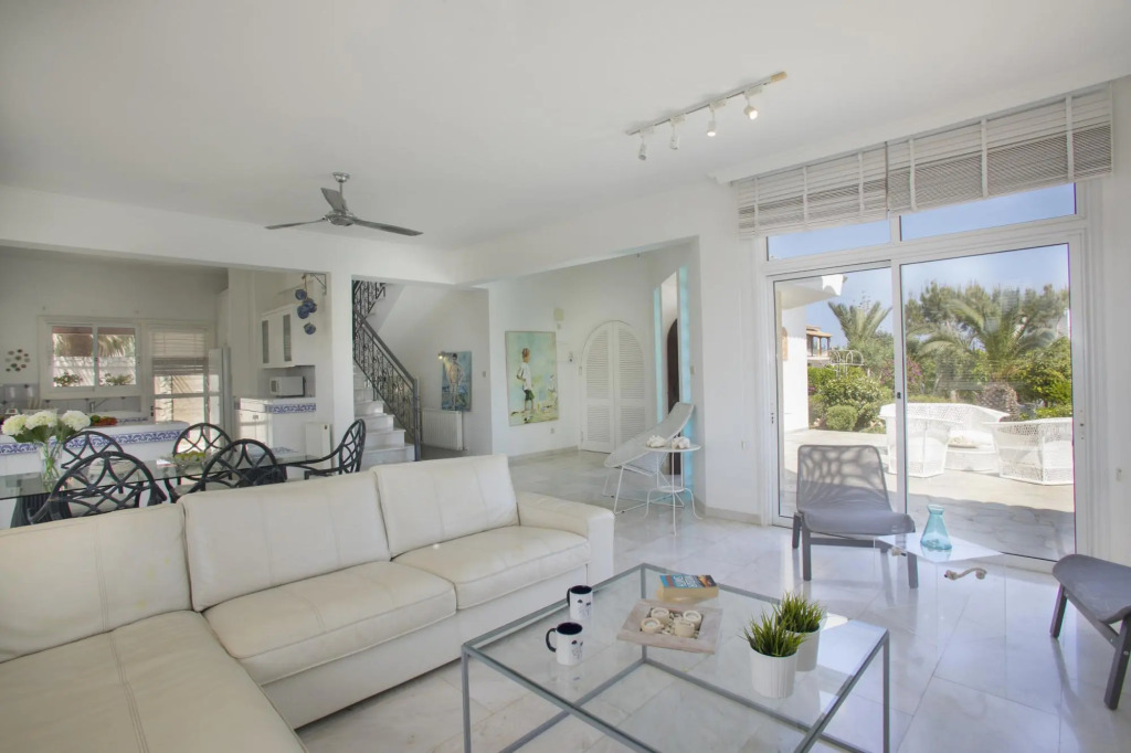 Mazeri in Protaras With 5 Bedrooms and 4 Bathrooms