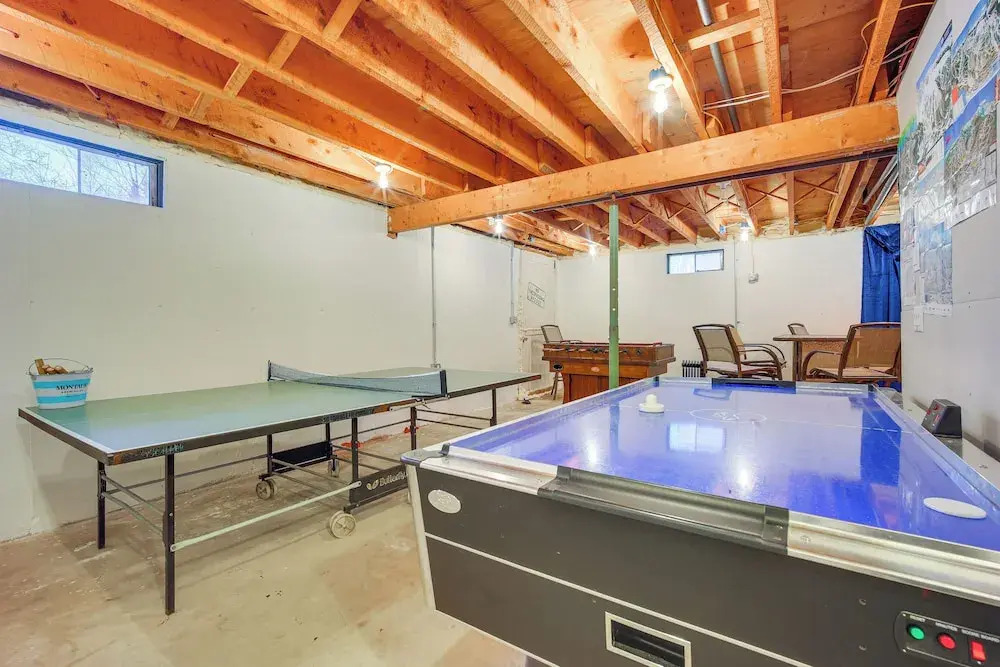 Bromley Mtn Outdoor Hub! Family Gem w/ Game Room