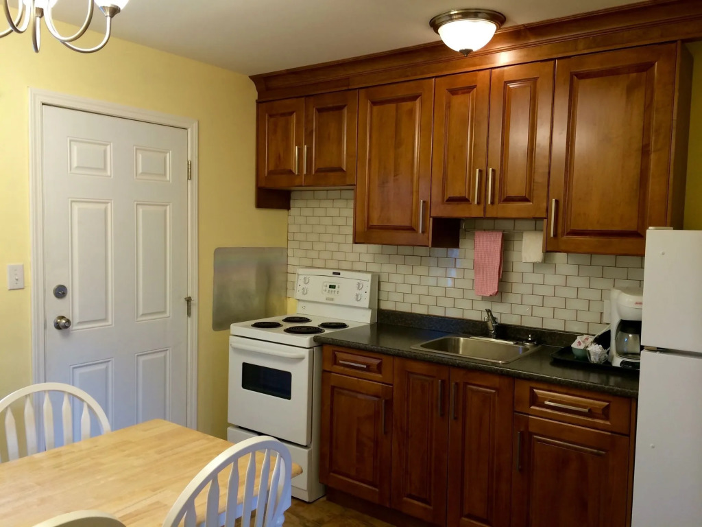 Sahara Courtyard Inn & Suites Osoyoos