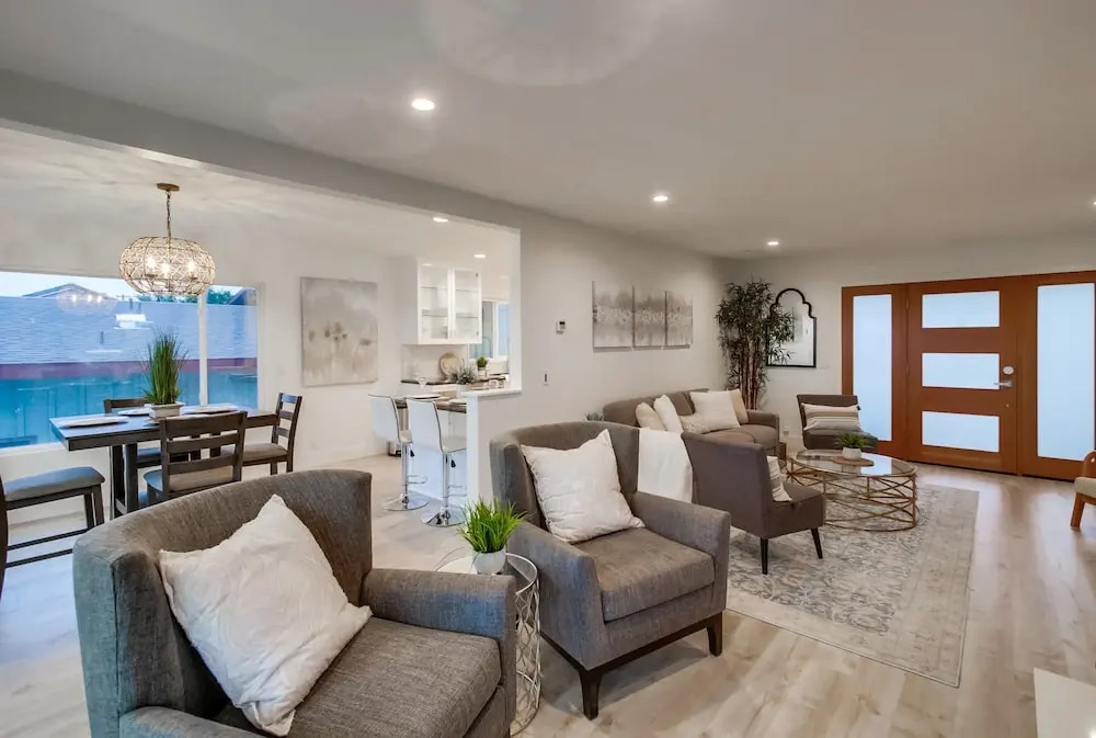The California III - Stunning Mission Hills Duplex