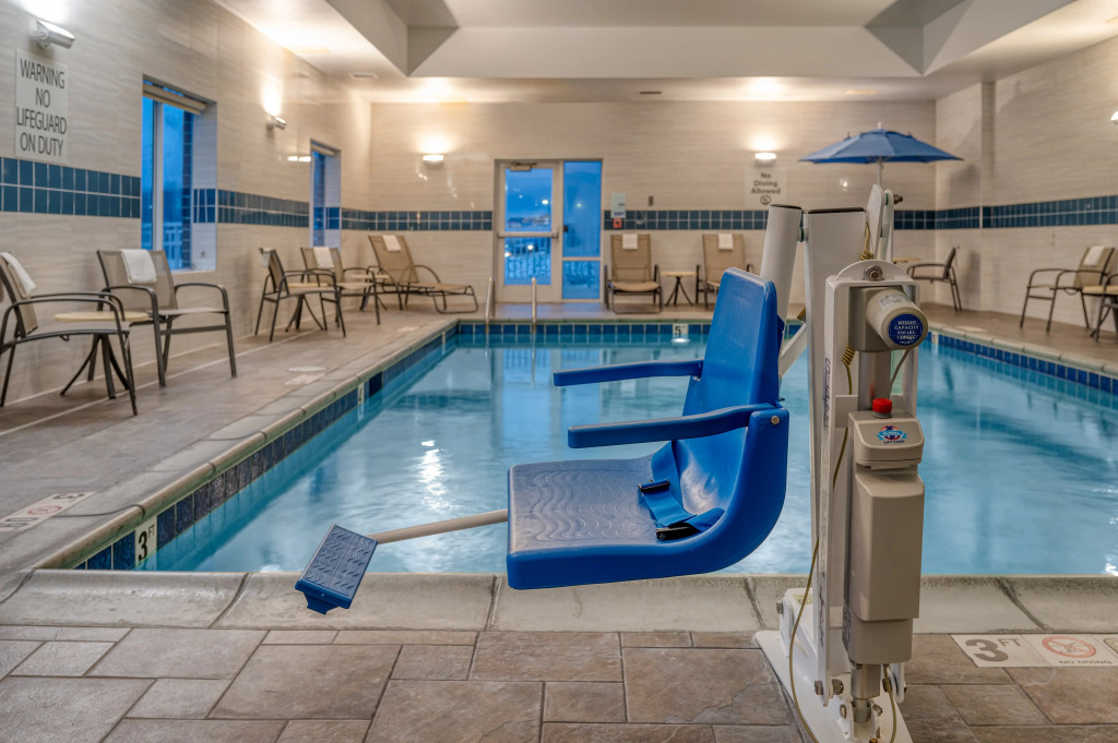 Holiday Inn Express and Suites Edwardsville by IHG