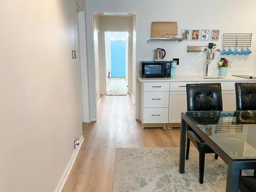 Wrigleyville Friends Unit - 5bdrm