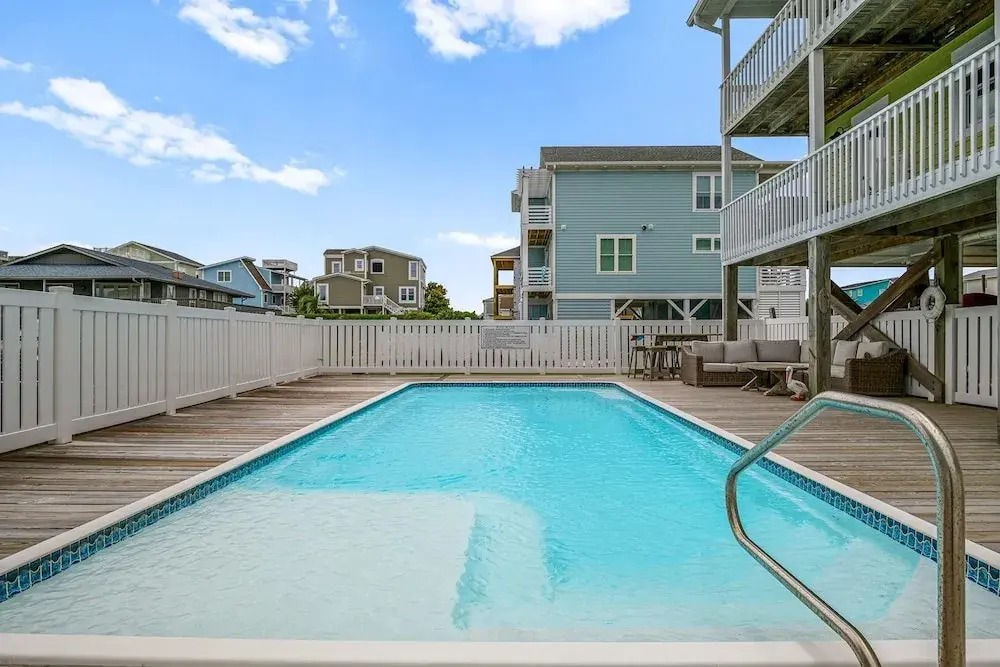 Bozeman Beach 4 Bedroom Home by Redawning