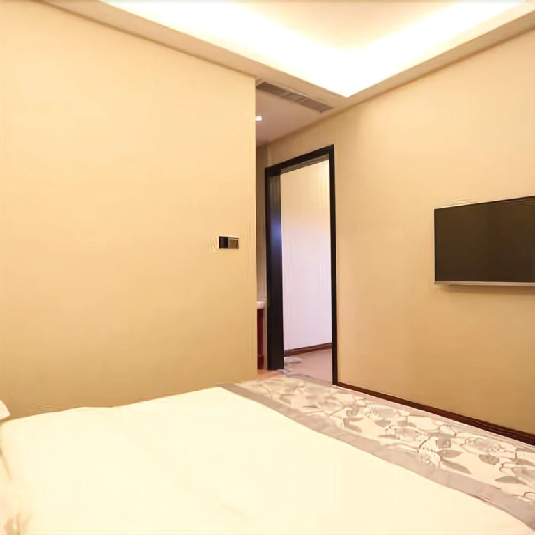 Shangsu Qingxiang Hotel (Yueyanglou Pedestrian Street)