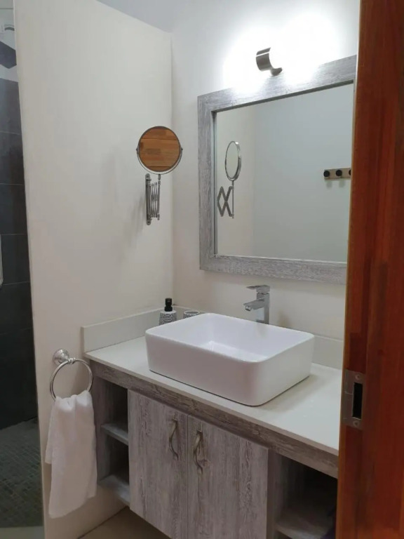 Westwood Deluxe Penthouse with private Roof top Ref 15847