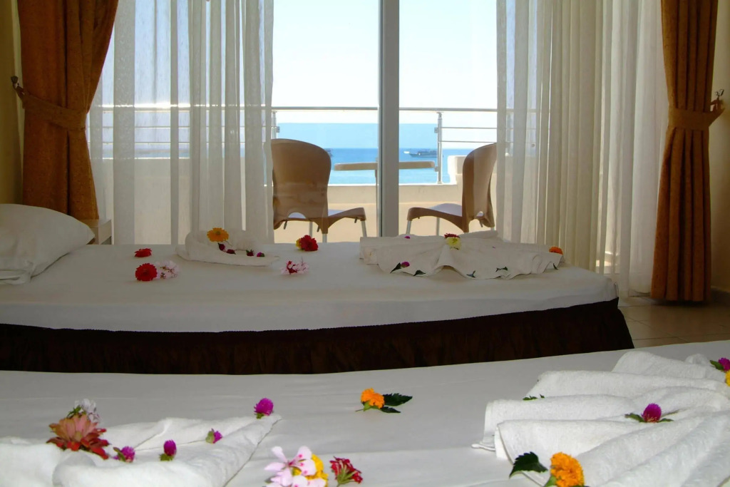 Side Beach Hotel
