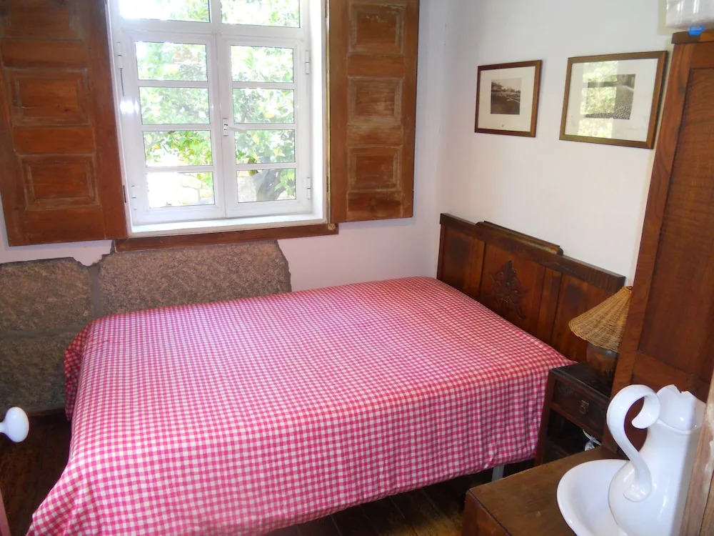 Charming 2-bed Cottage in Santa Marinha do Zezere
