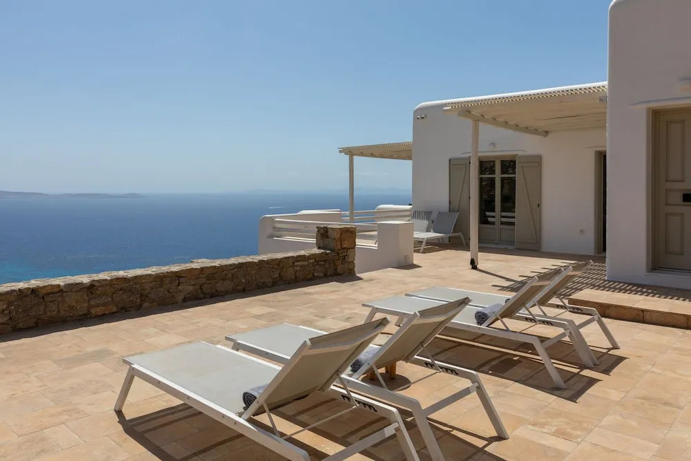 Renovated Luxury Oceanview Villa with Pool in Mykonos