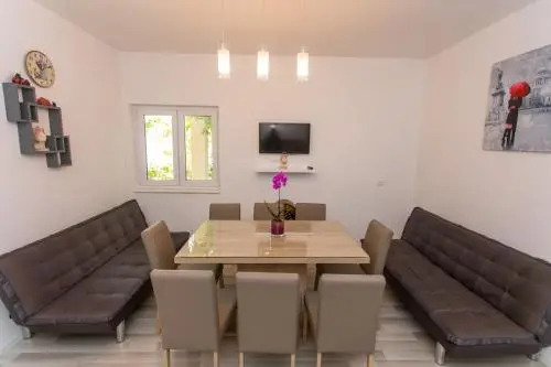Apartments Kapelica