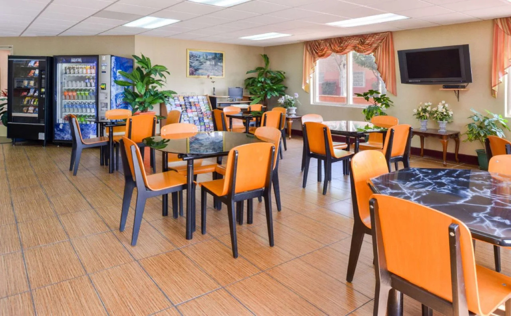H3 Inn & Suites - LAX Airport - Los Angeles