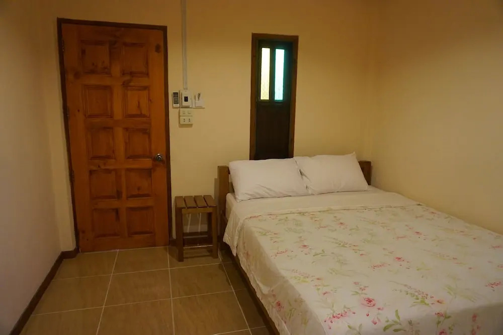 Ruean Bua Resort