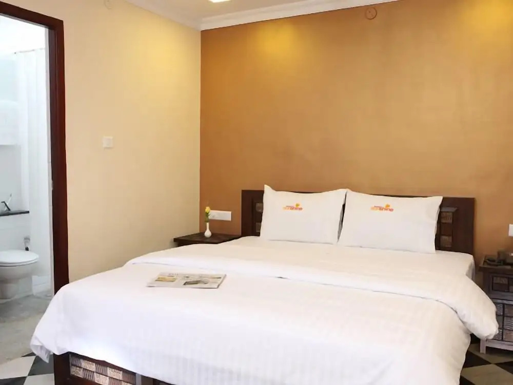 Meenakshi's Sunshine Hotel