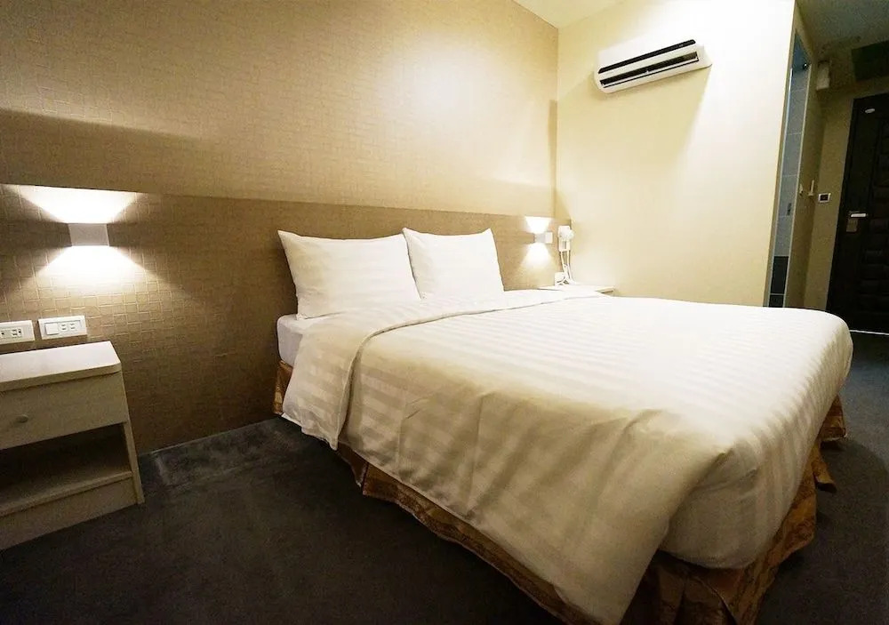 HI YES Hotel