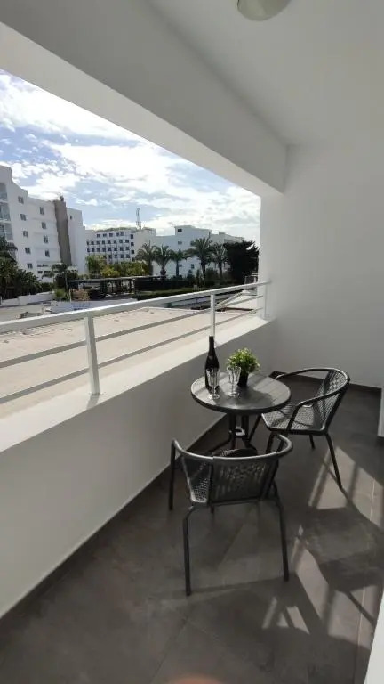 Nissi avenue studio