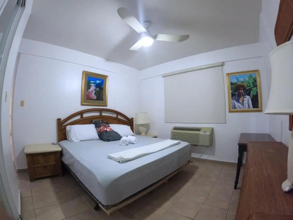 In Joyuda Beach, Apartment with Pool & Basketball Court