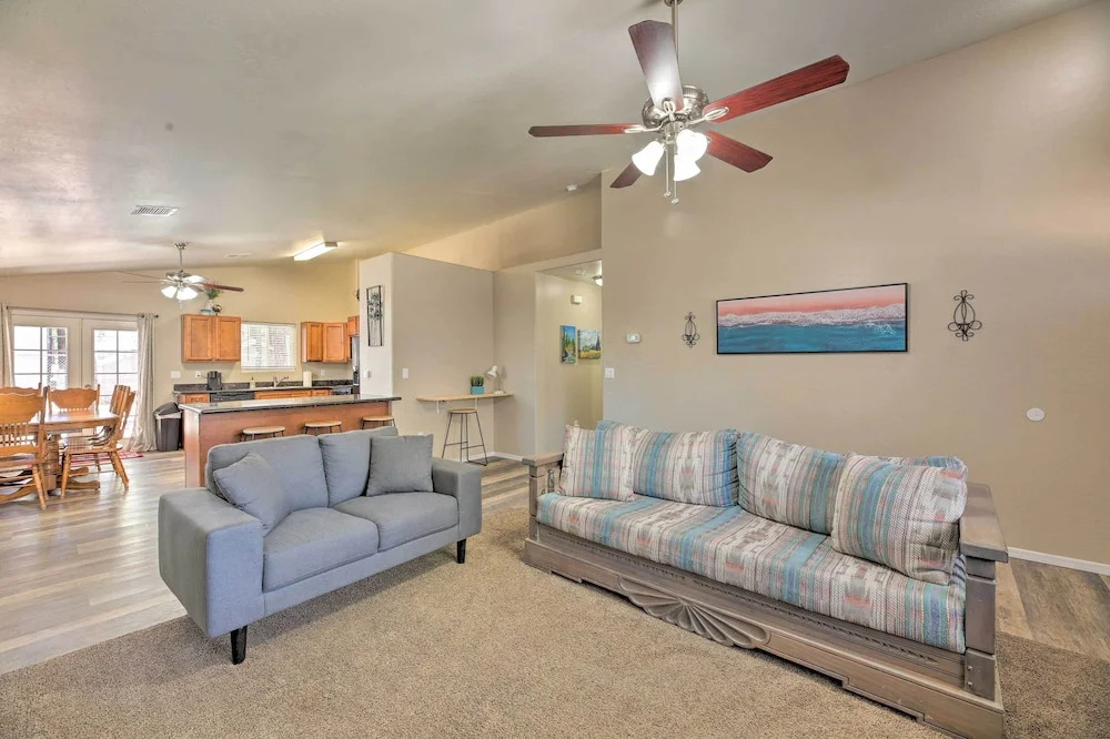 Fenced Yard, Fire Pit: Quiet Show Low Home!
