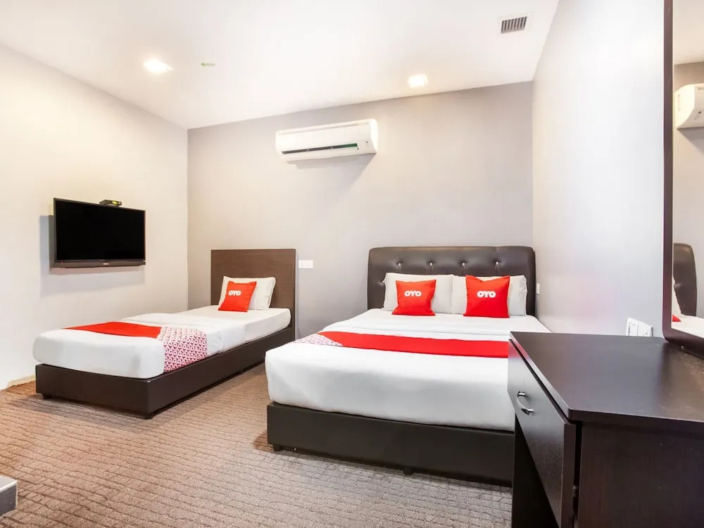 P Line Hotel