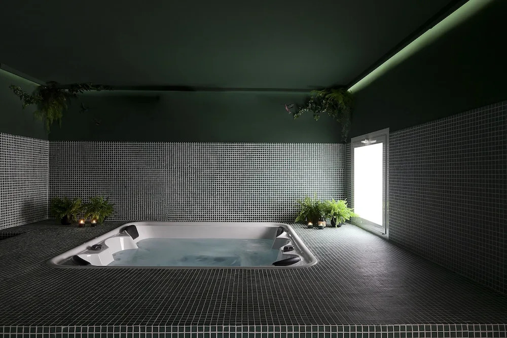 2060 The Newton Hostel