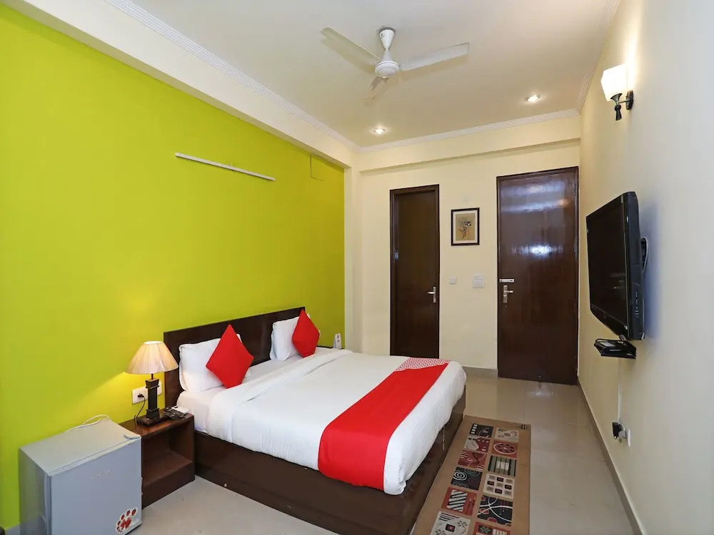 OYO Rooms Near DLF Phase 1