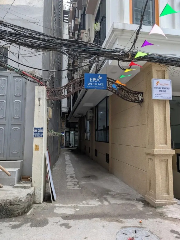 Era Apartment Lac Long Quan