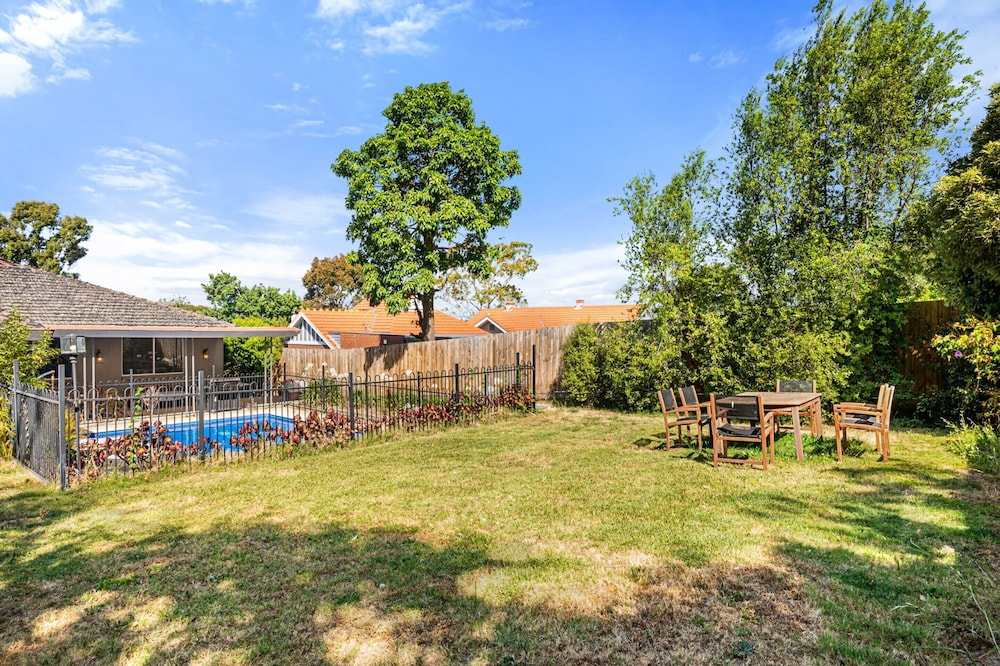 Spacious 5-bed Home With Pool in Glen Iris