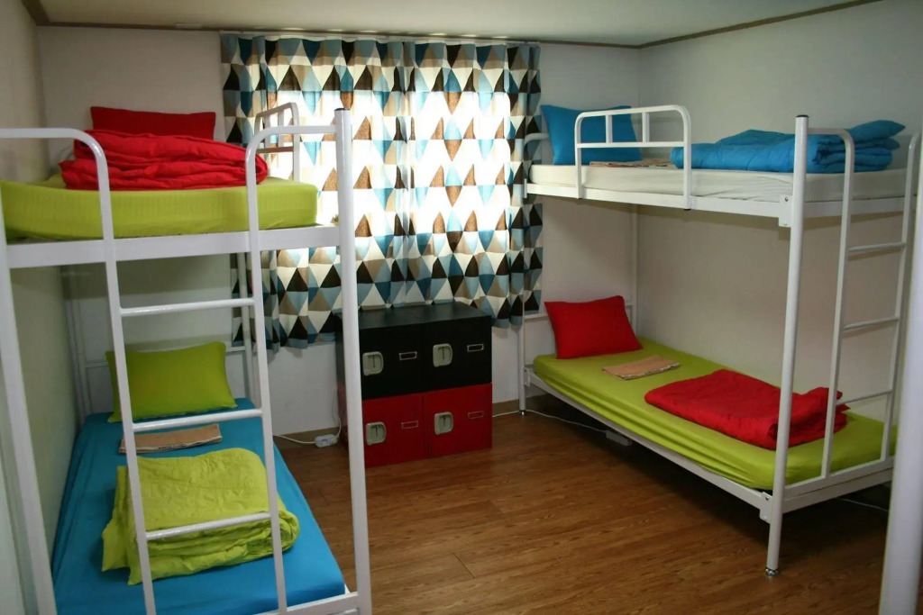 Zzzip Guesthouse in Hongdae