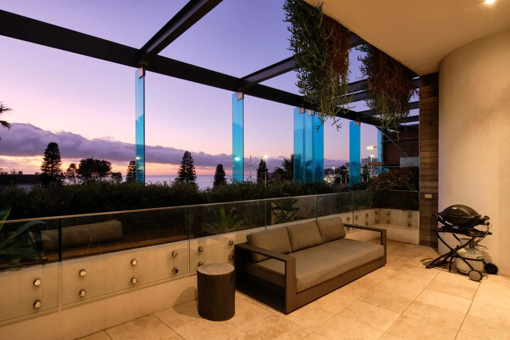 Luxury Bondi Beachside Apartment - Pacific