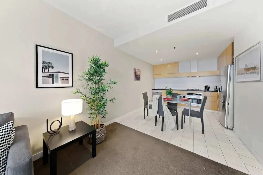Stylish QV 2BR City Stay & Views