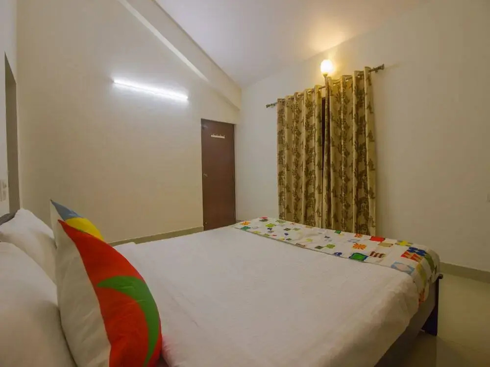 Home Elegant 3BHK By OYO Rooms