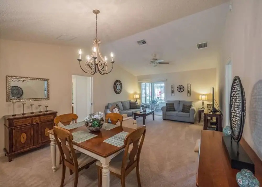 English Ivy Court 2600 by White Pelican VR