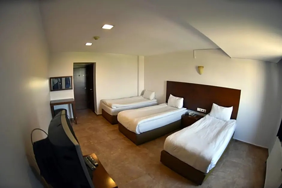 Elmas Hotel