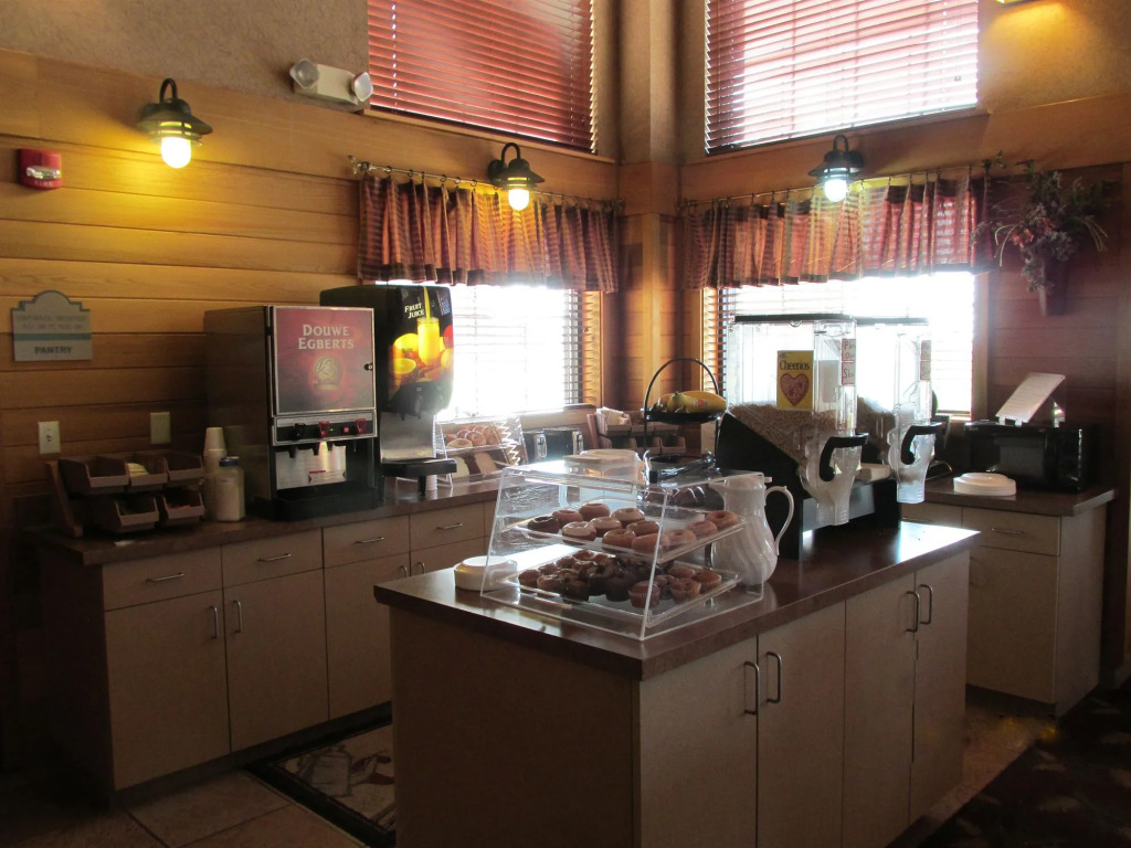 Kelly Inn and Suites Mitchell