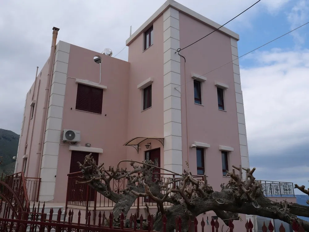 ALONI cottage