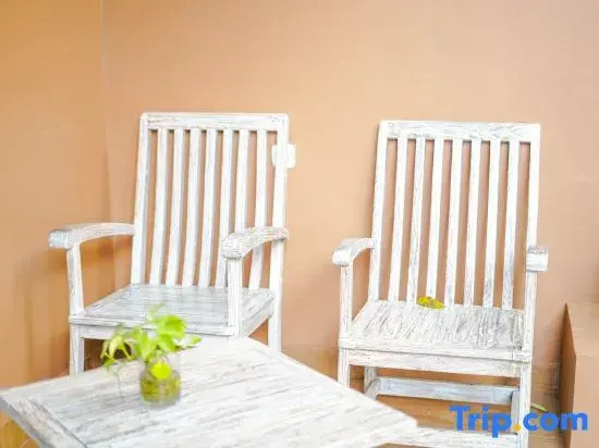 Ubu Villa Gito Gati - 4 Bedrooms Villa in Jogja for Family