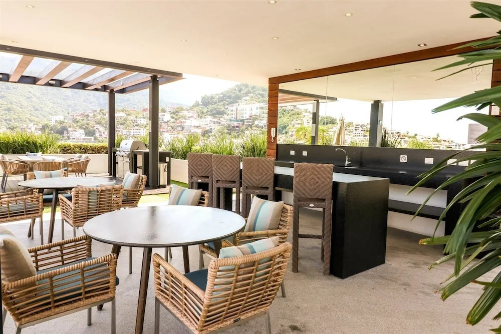 Romantic Zone Zenith 1 Bedroom