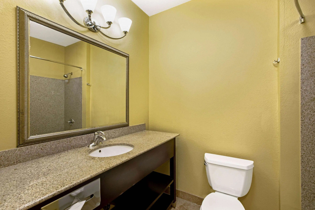 La Quinta by Wyndham Tulsa Airport / Expo Square
