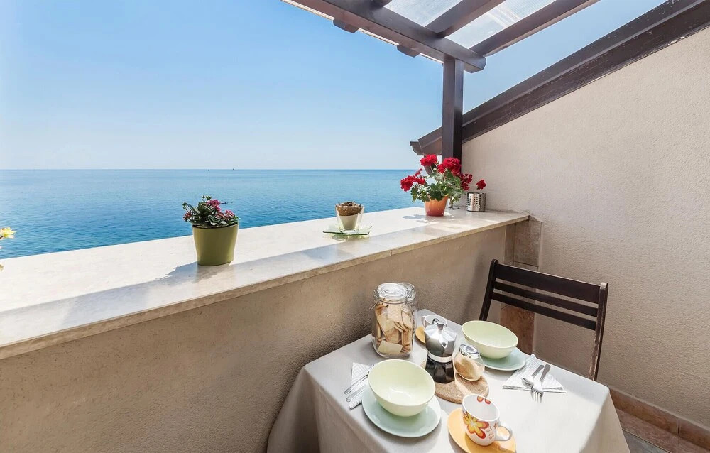 Nice Home in Novigrad With Wifi and 1 Bedrooms