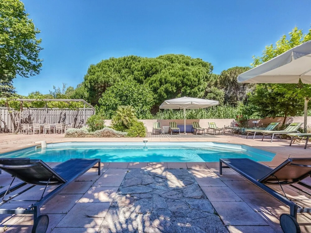 Villa With Guest Accommodation and Heated Pool in Sainte Maxime