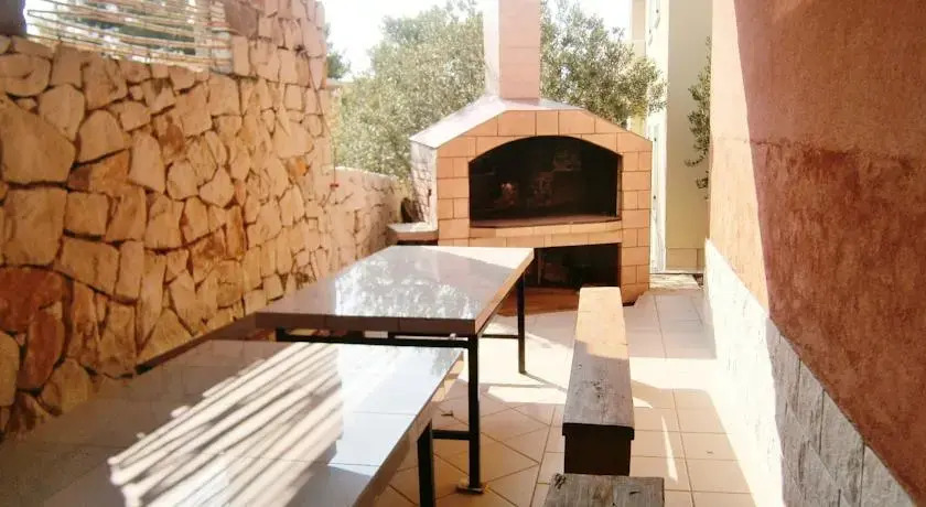 Sun House Apartments