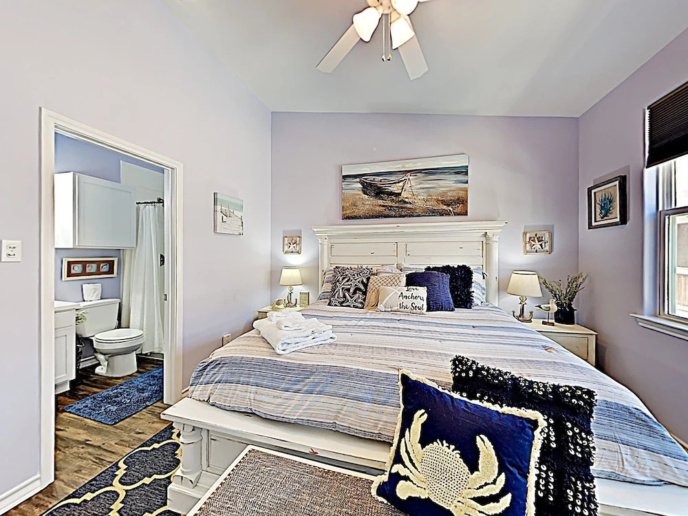Sandy Retreat - 2 Br Condo