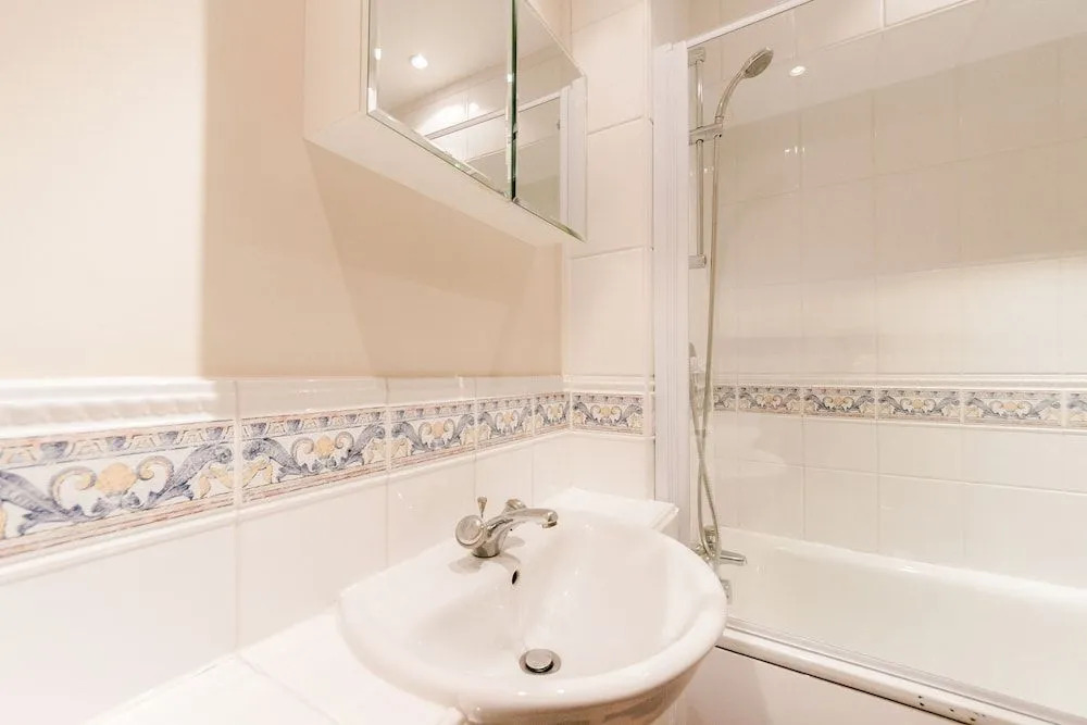 Roomspace Serviced Apartments - Cascades Court